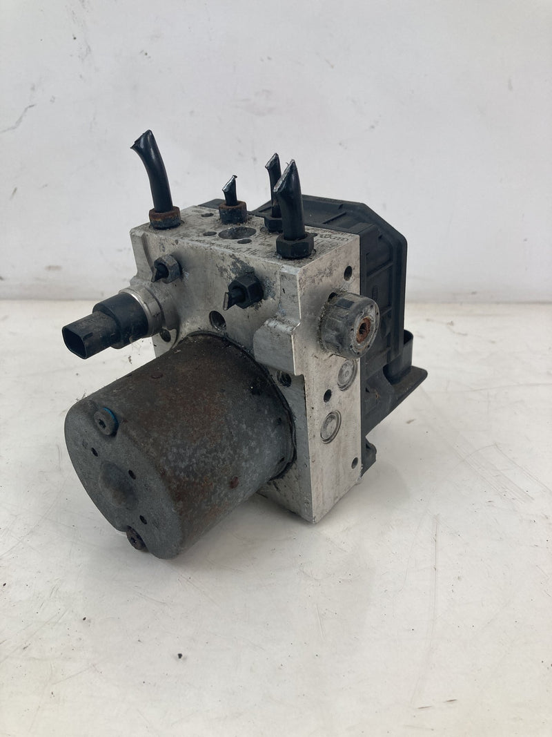 2001-2005 Volkswagen Passat ABS Pump Bosch OEM #5519M