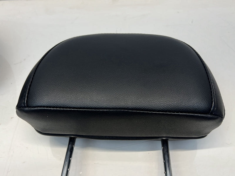 2012 Chevrolet Captiva Sport - Headrest