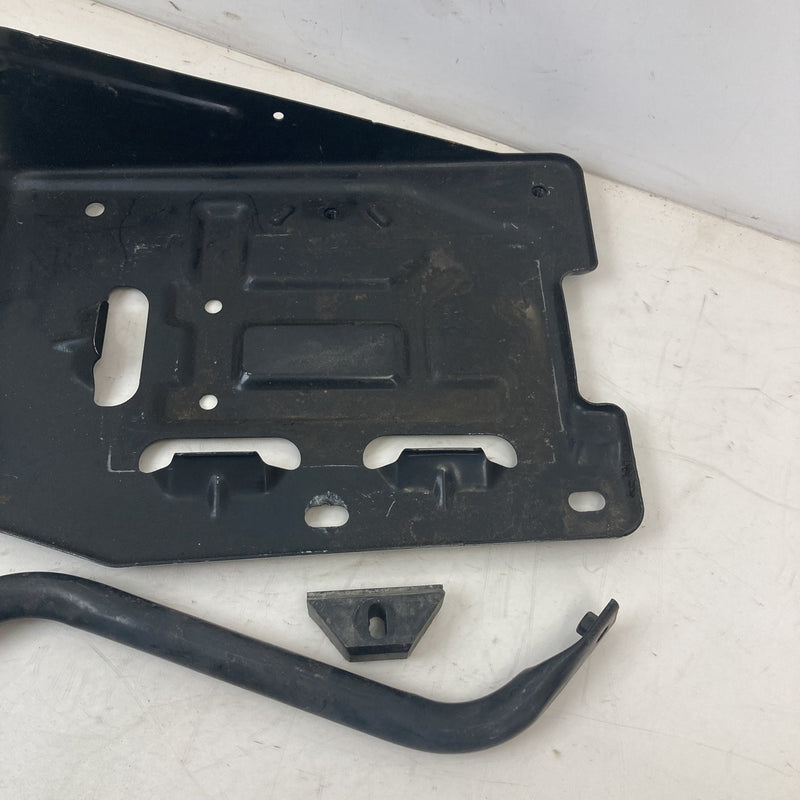 2007-14 Chevrolet Silverado GMC 1500 2500 3500 Battery Tray 15872637 OEM #5605M