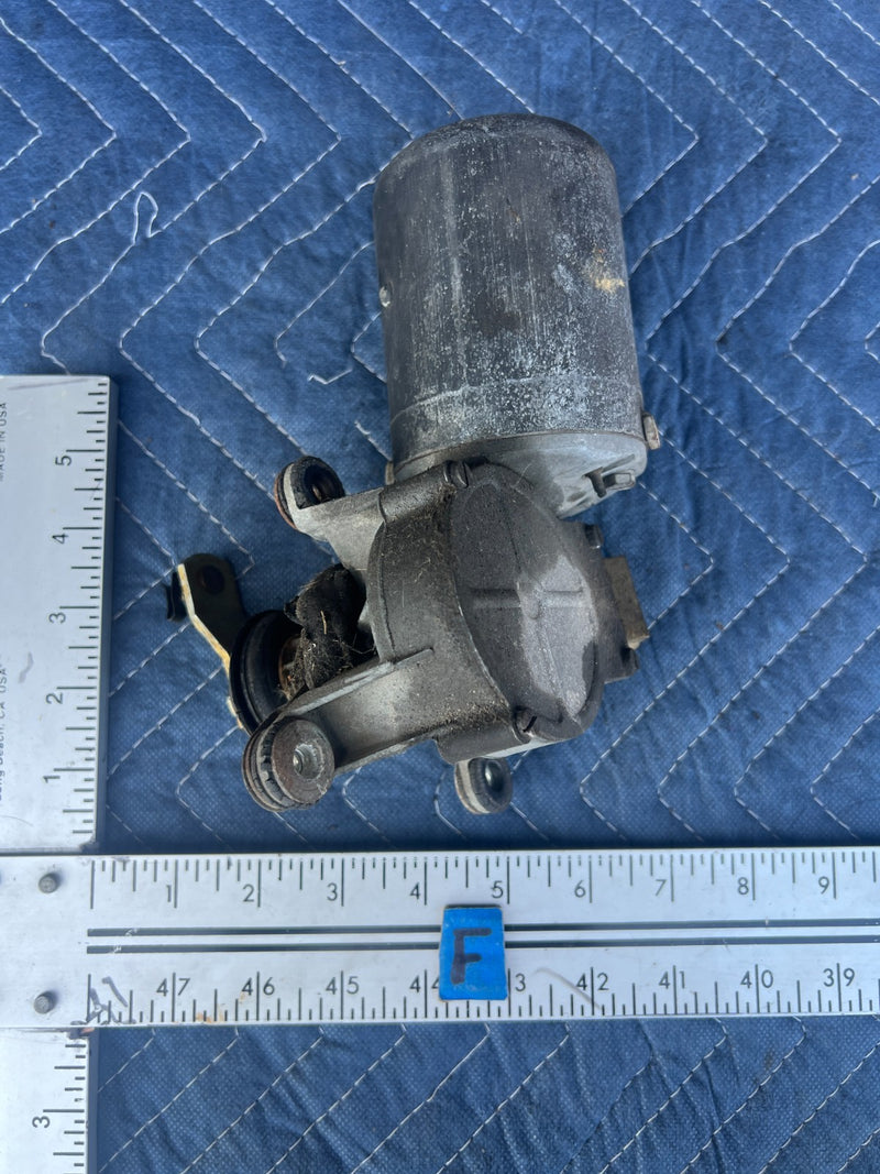1967-1974 Volvo 140 142 144 145 Front Windshield Wiper Motor Assembly OE #4920EM
