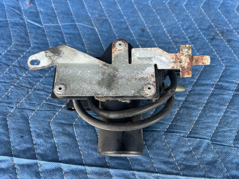 1992-1995 Volvo 940 740 Cruise Control Vacuum Pump 1273226 Hella OEM #3236EM