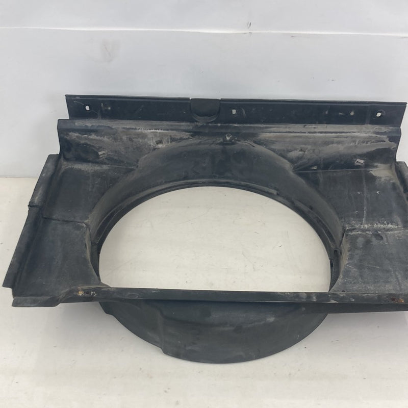 1995-1998 Chevrolet Silverado 2500 GMT400 Fan Shroud 15739587 OEM