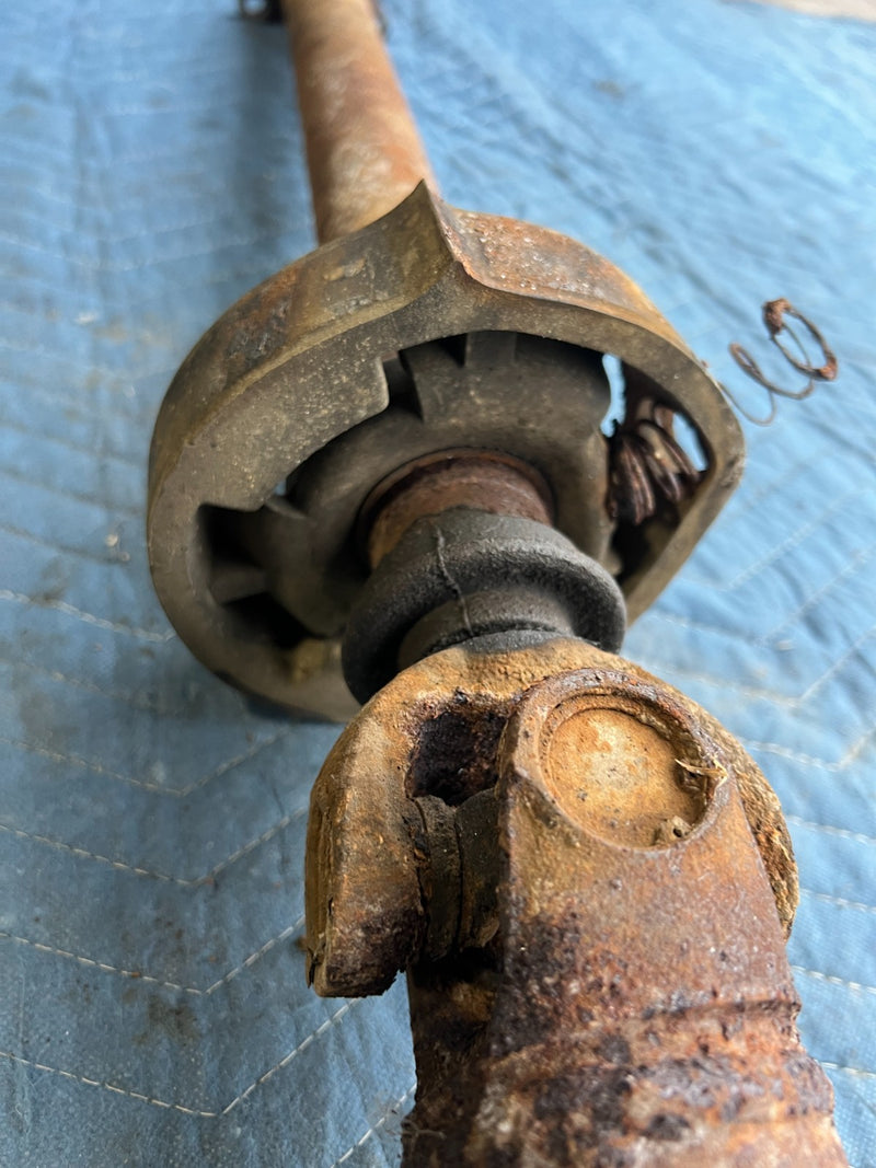 1986-1993 Volvo 240 244 Sedan Center Prop Drive Shaft Assembly Manual OE #4469EM