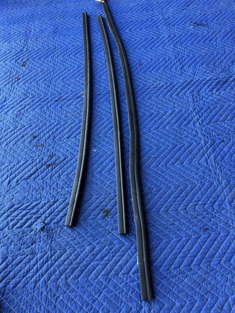 1998-2003 Jaguar XJR XJ8 X308 Hood To Engine Bay Seal Set Weather Strip #4657E
