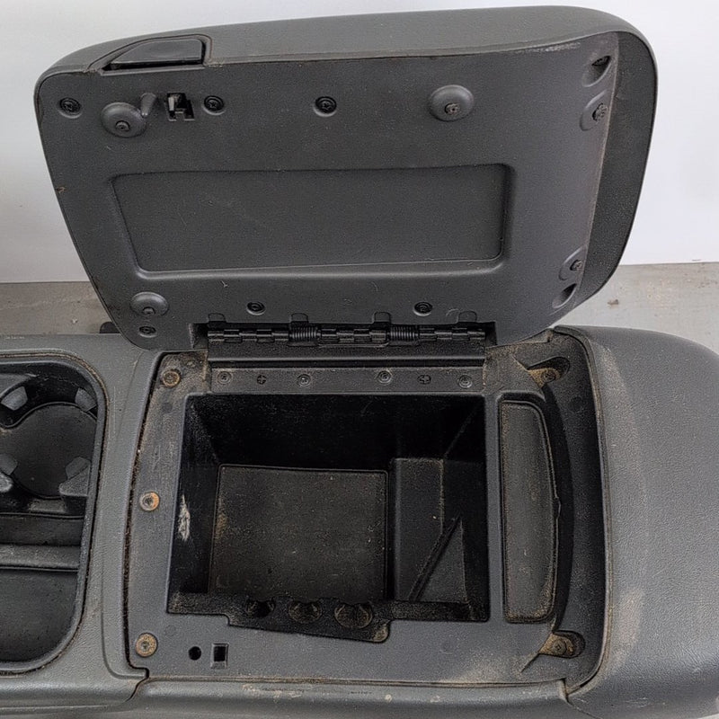 2003-2006 Chevy Tahoe Suburban Center Console Assembly Black OEM Rear Audio