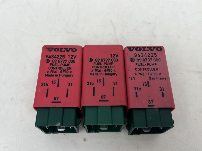 1993-1997 Volvo 850 Fuel Pump Relay Set of 4 898797000 OEM