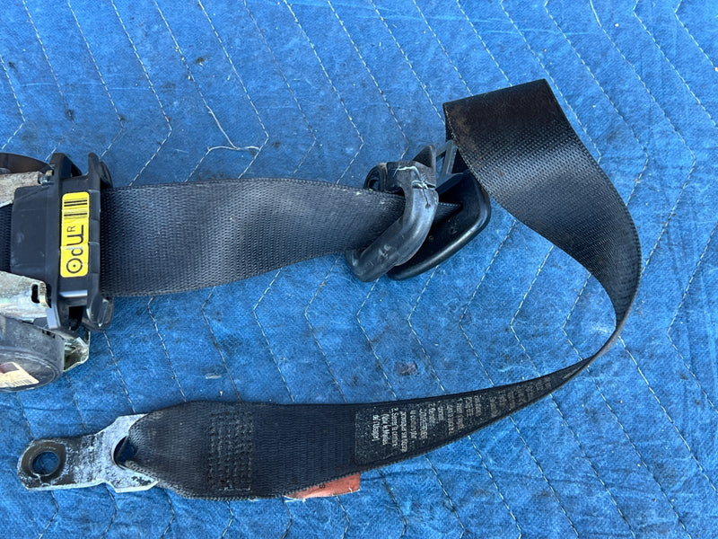 2000-2005 BMW 330xi 325xi E46 Front Passenger RH Seat Belt Retractor OEM #4824EM
