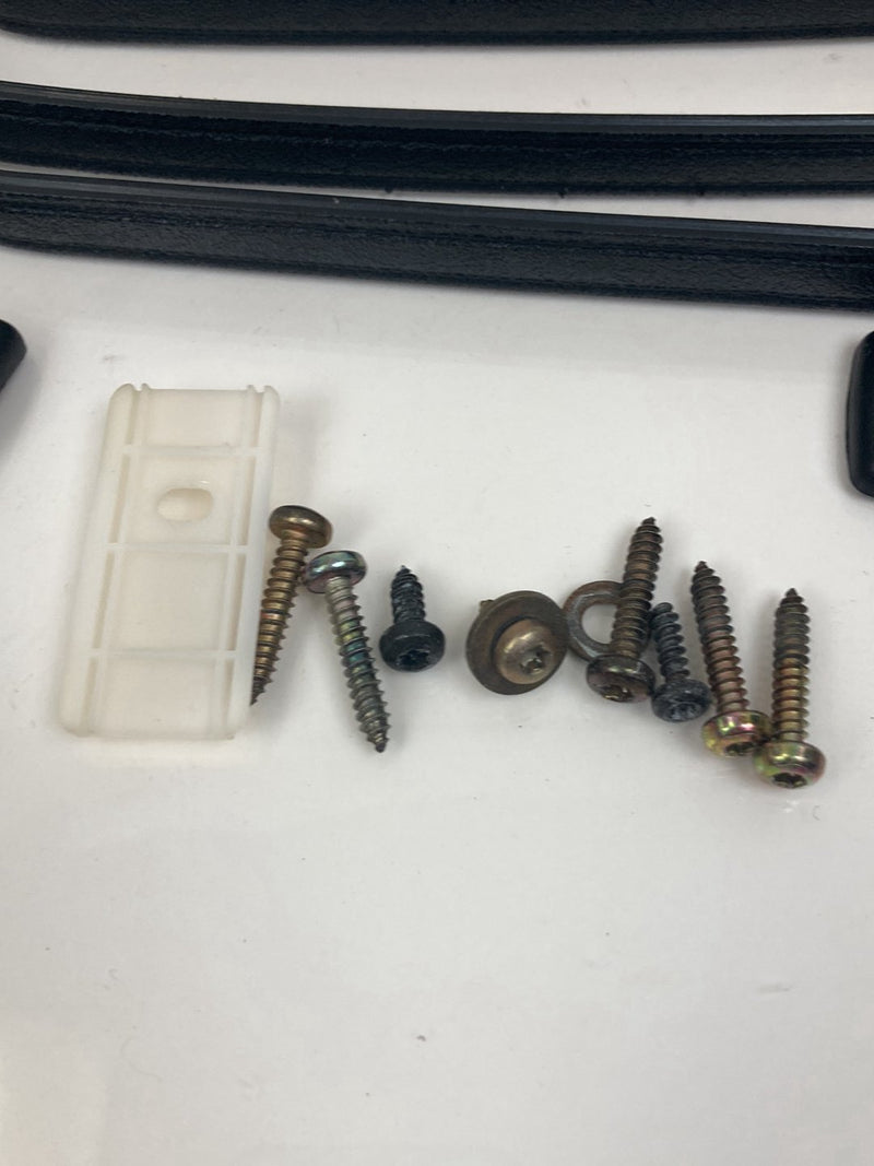 1992 Volvo 940 944 - Grab Handle Set PN: 3527604
