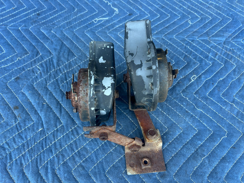 1967-1974 Volvo 140 142 144 145 Horn High & Low Tone Signal Pair OEM #4953EM