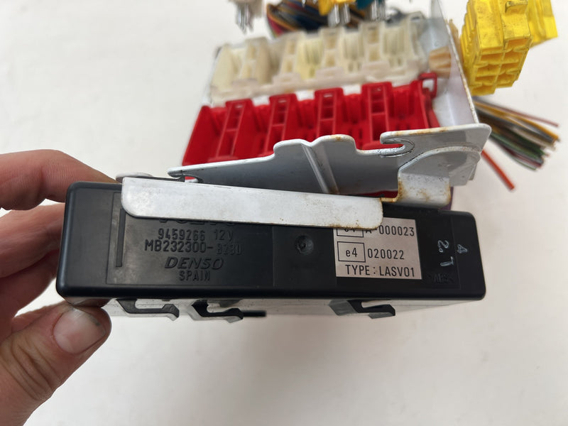 1998-2000 Volvo S70 V70 XC Lock Alarm Module & Fuse Junction Box OEM #6820EM