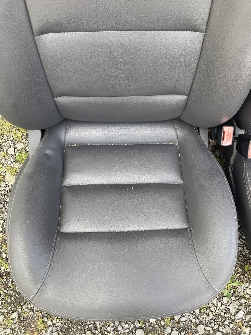 2001-2005 Volkswagen Passat Seat Front Pair Left Right Black OEM #5530M
