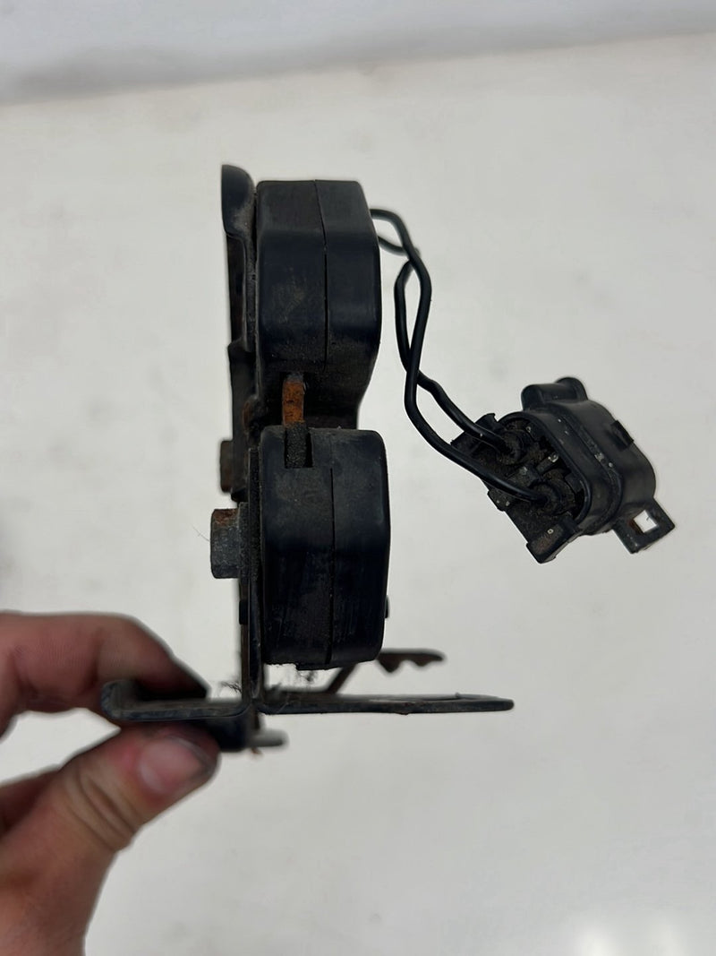 1998-2000 Volvo V70 S70 Right Left Engine Bonnet Hood Lock Latch Pair OEM