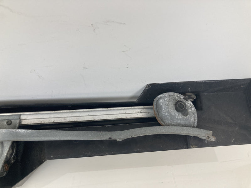 1992 Volvo 940 944 - Wiper Linkage PN: 1392140