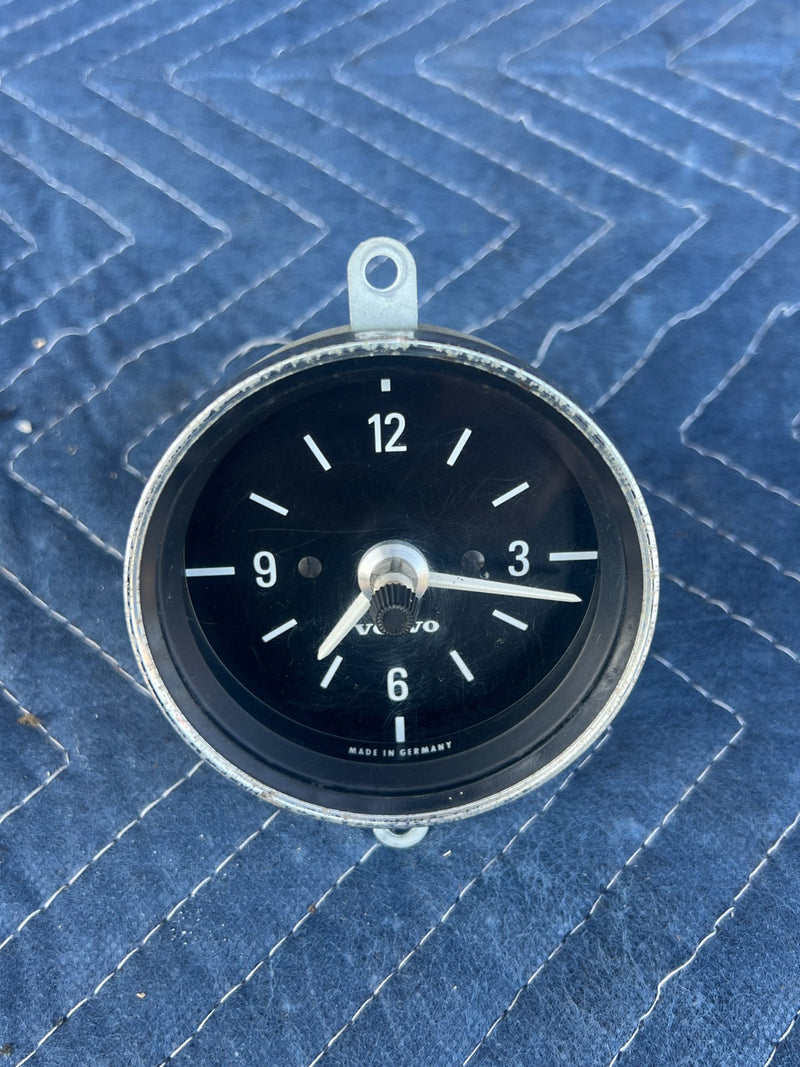 1967-1974 Volvo 140 142 144 145 Dash Dashboard Center Clock Assembly OEM #4908EM