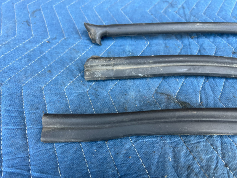 2000-2005 BMW 330xi 325xi E46 Upper Engine Cable Guide Cowl Seal Set OEM #4785EM