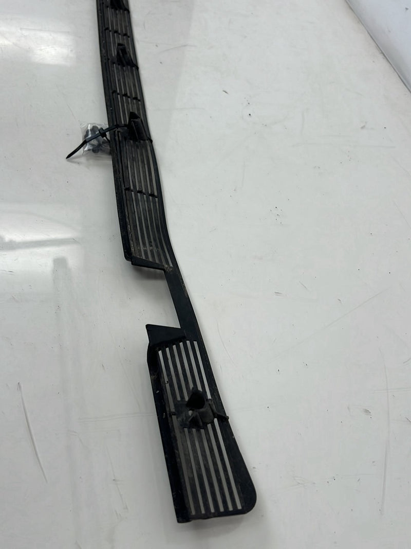 1990-1992 Volvo 740 745 940 Wagon Rear Hatch Hinge Cover Trim Vent OEM #5870EM