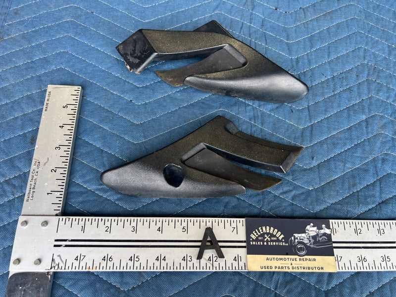 1999-2007 Chevy Silverado 15045455 Windshield Cowl Caps Trim Finish OEM #1551CN