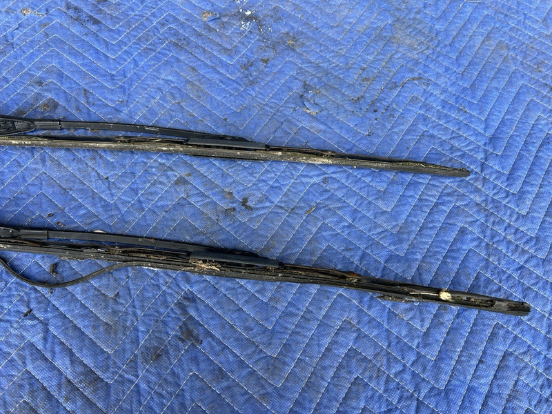 1993-1997 Volvo 850 850R Windshield Wiper Arm Pair Left & Right OEM #4441E