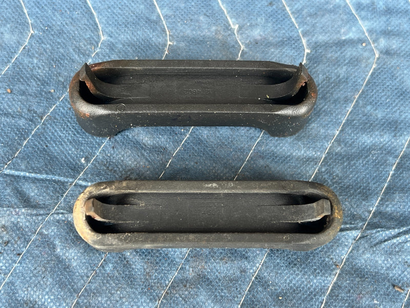1989-1995 Volvo 740 940 Sedan Front Lower Radiator Support Mount Pair OE #3799EM