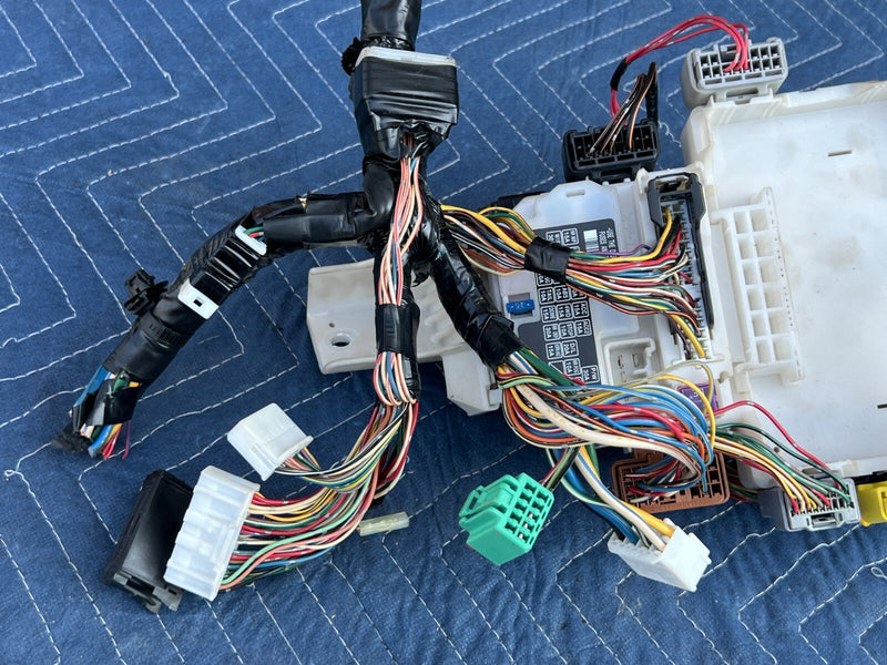 2010-2013 Suzuki SX4 Hatchback Interior Relay Fuse Box #1330CN