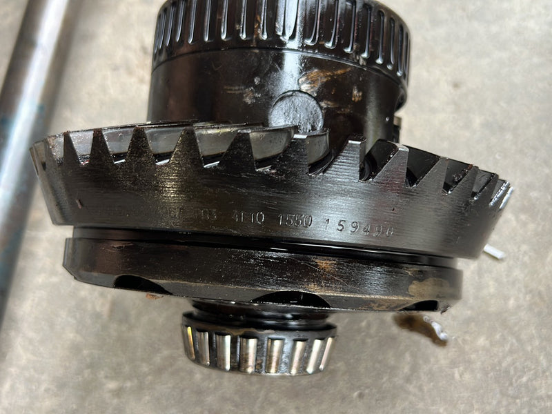 1990-1992 Volvo 740 745 940 Wagon 4.10 Ratio Rear Differential w/ Axle Assembly 3549692 OEM #5995EM