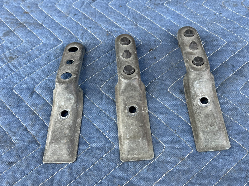 Volvo 240 - Radiator Top Mounting Bracket