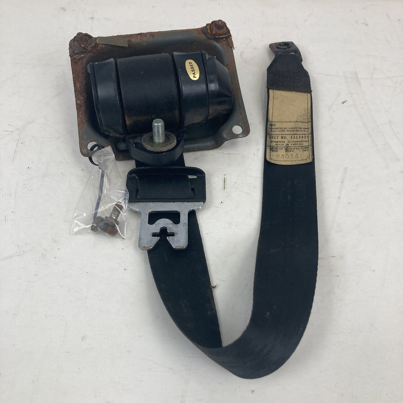 1981-1985 Volvo 240 245 Seat Belt Front Right 1313428 1210574 OEM