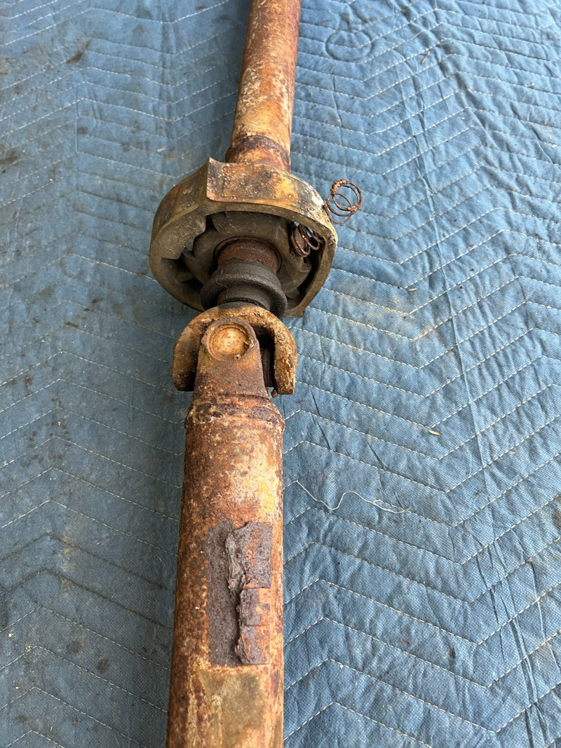 1986-1993 Volvo 240 244 Sedan Center Prop Drive Shaft Assembly Manual OE #4469EM