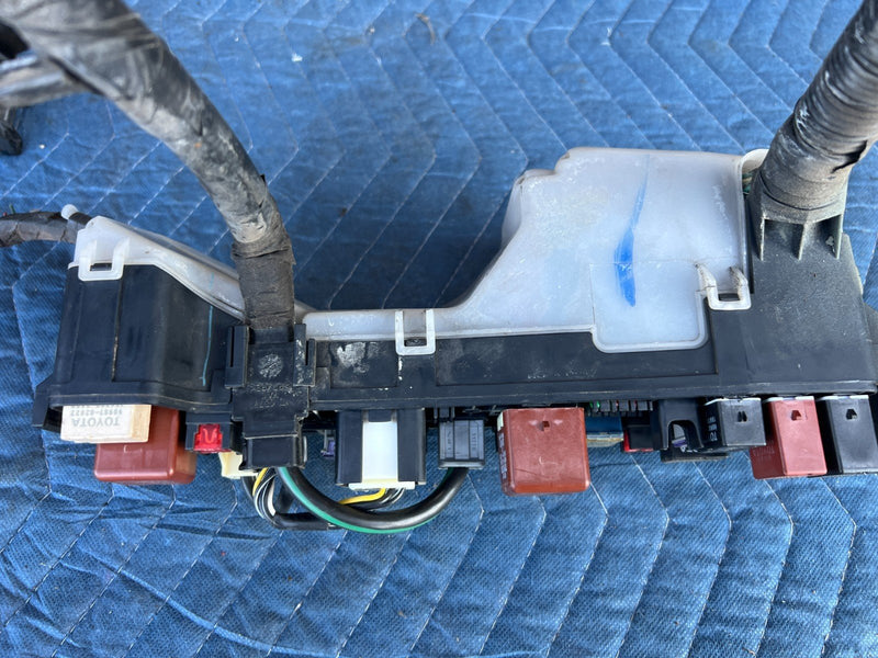 2003-2008 Toyota Corolla Cabin Dash Fuse Box Relay Junction OEM #3354EM