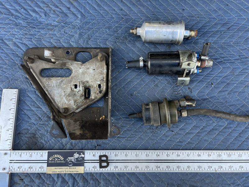 1978 Volvo 240 242 - Fuel Pump PN: 0438170007 0450905021