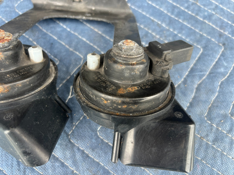 2005-2011 Audi A6 High Low Horn Pair + Bracket 4F0 951 229 OEM #49ZJ