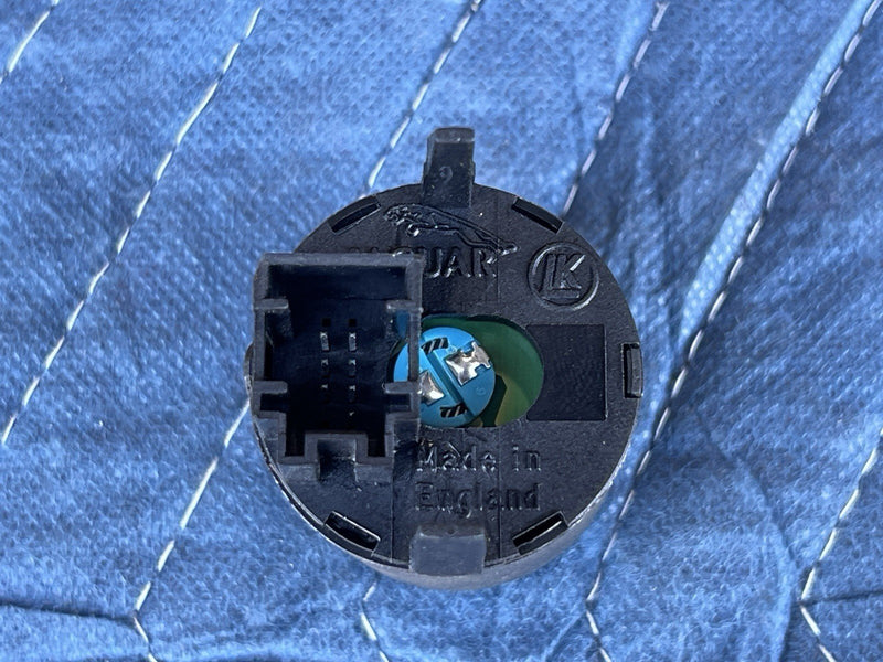 1998-2003 Jaguar XJR XJ8 Dashboard Computer Trip Toggle Switch LNC6019AB #4618E