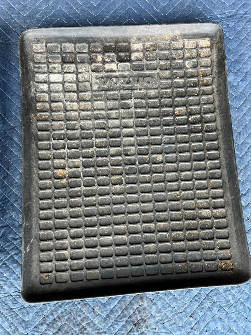 1986-1993 Volvo 240 245 Wagon Rear Left & Right Waffle Floor Mat Pair OE #4149EM