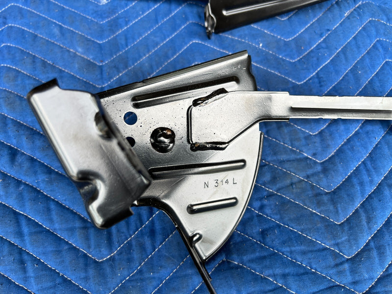 2011-2013 BMW X5 X5M E70 Rear Right & Left Seat Catch Bracket Support OEM#2051EM