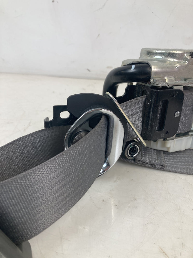 2014-2018 Chevrolet Silverado GMT900 Seat Belt Front Right 84846426 OEM #5617M