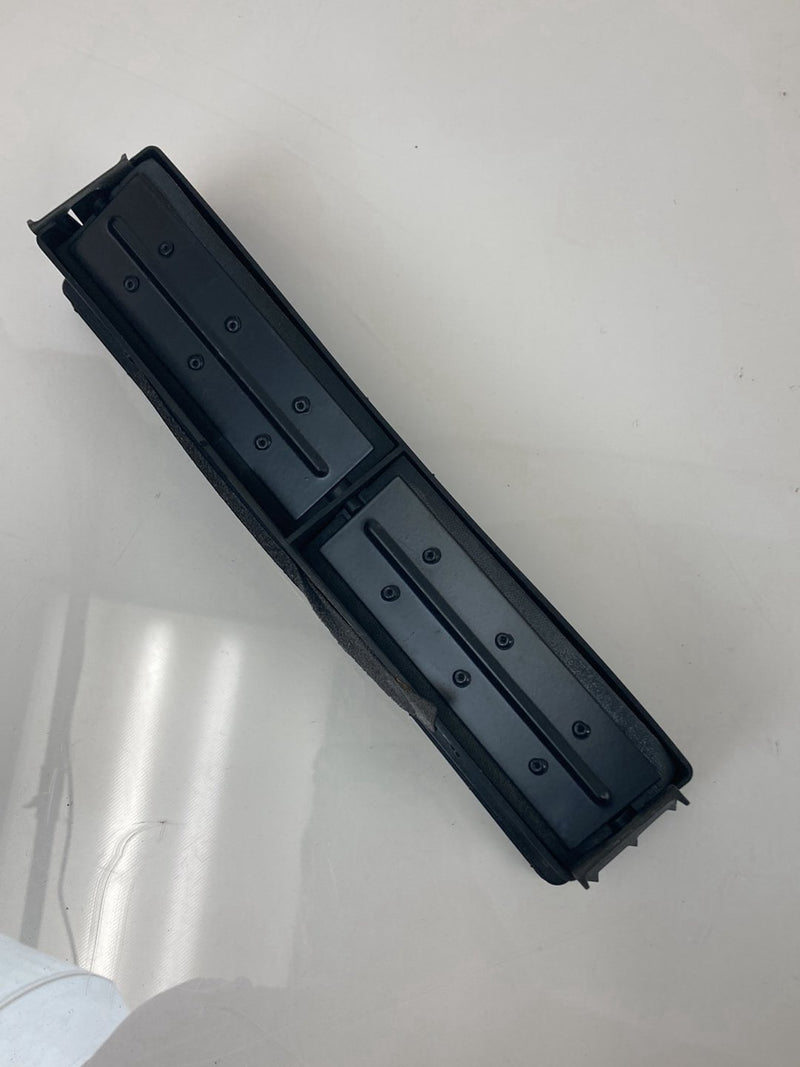 1992 Volvo 940 944 - Dash Vent PN: 9407692 9407691