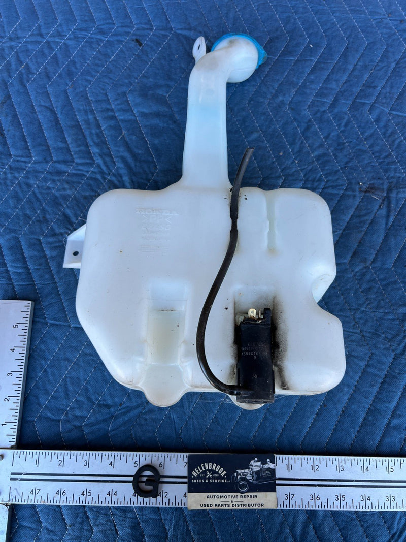 1998-2002 Honda Accord Windshield Washer Fluid Jug 060351-989 OEM #2022CN