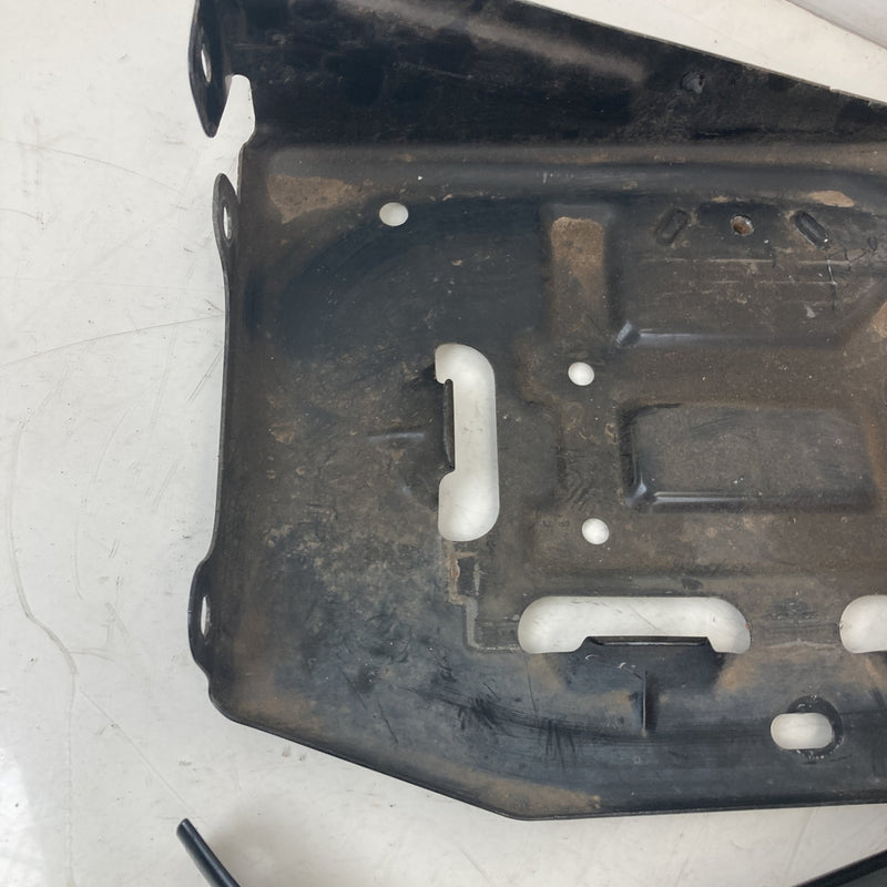 2007-14 Chevrolet Silverado GMC 1500 2500 3500 Battery Tray 15872637 OEM #5602M