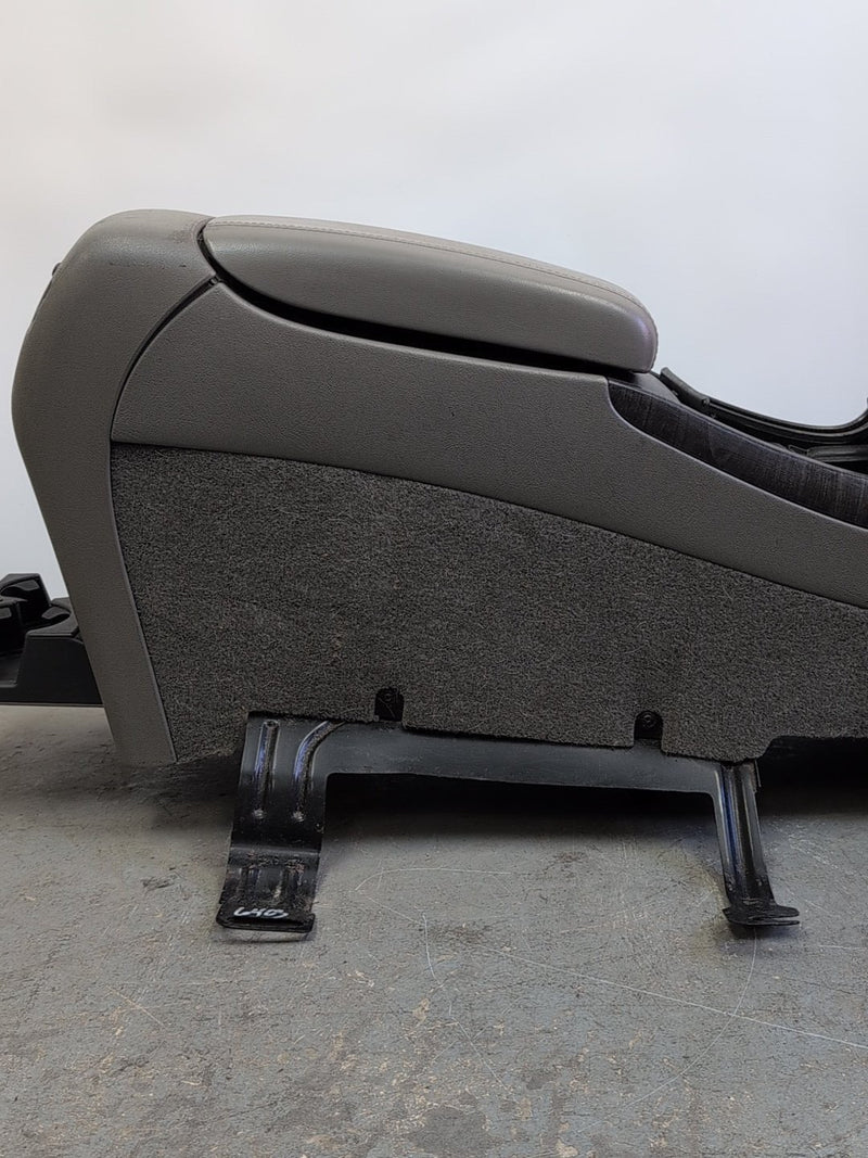 2003-2006 GMC Yukon Denali Center Console Assembly Woodgrain OEM Lid Mounts