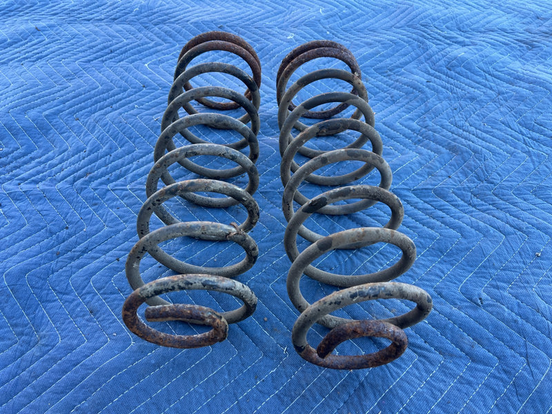 1986-1993 Volvo 240 244 Sedan Rear Coil Spring Pair Suspension L & R OEM #4280EM