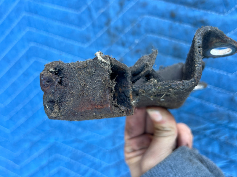 1986-1993 Volvo 240 244 Bell Housing Auto Transmission Line Bracket OEM #4295EM