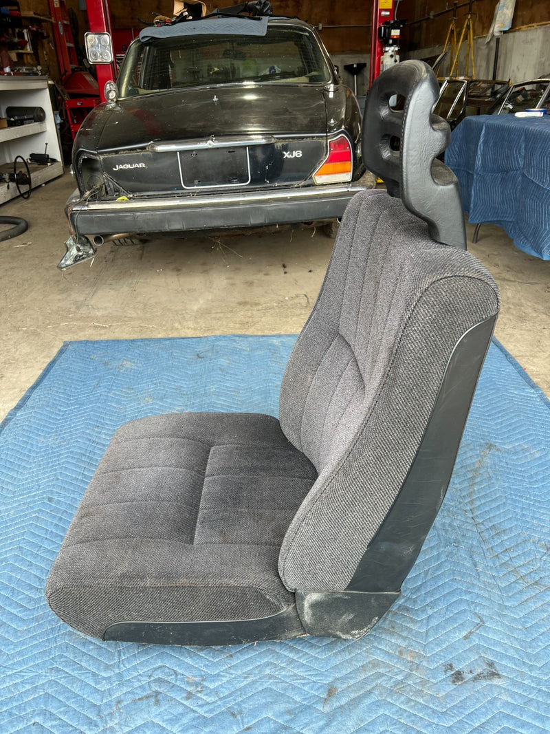 1986-1993 Volvo 240 244 Front Passenger Right Seat Gray Cloth *NICE* OE #4405EM