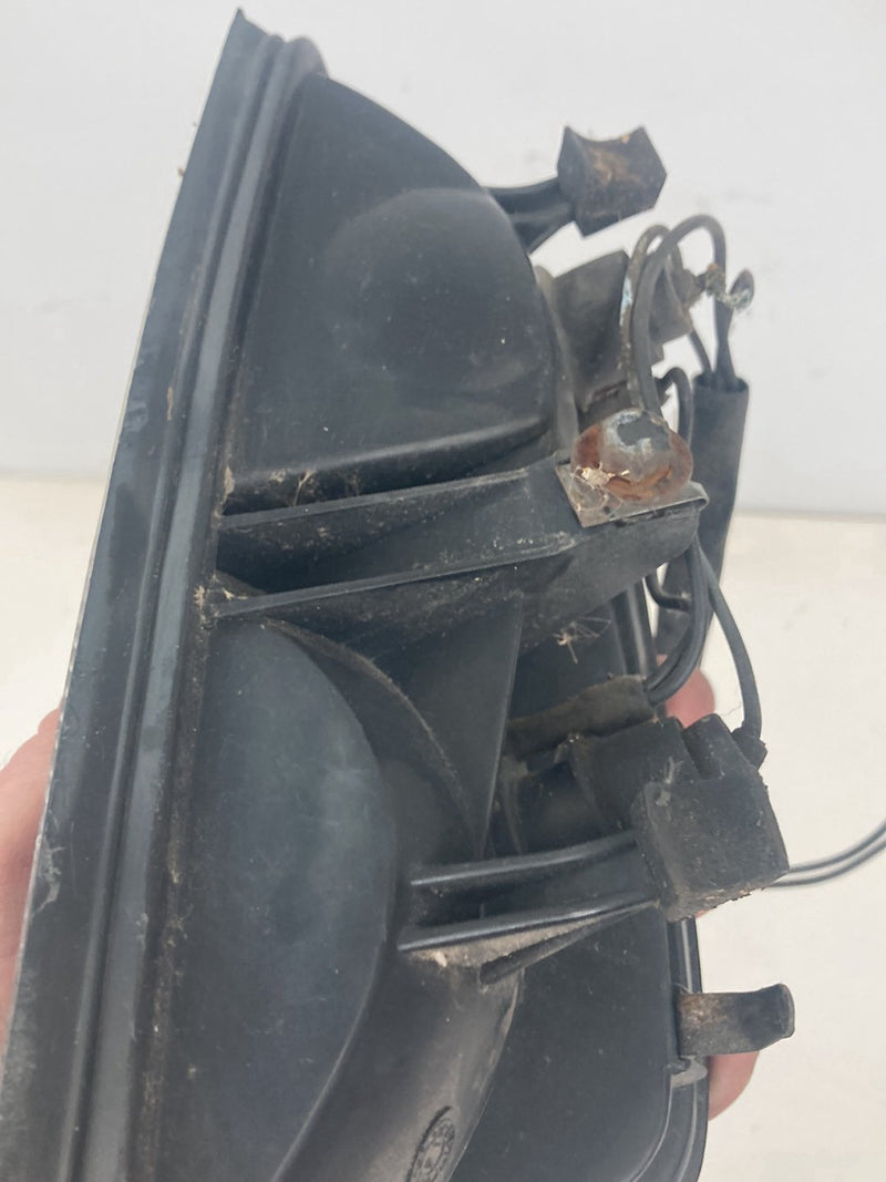 1975-1980 Volvo 244 Marker Light Signal Corner Right RH 8076R P2P77R OEM #4282M