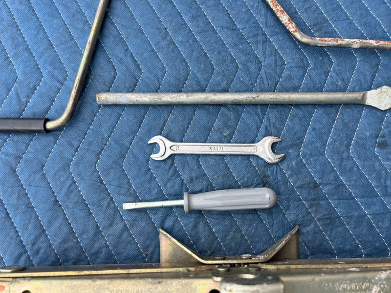 1986-1993 Volvo 240 244 245 Emergency Spare Tire Scissor Jack & Tool Kit #4067EM