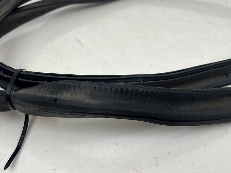 1990-1992 Volvo 740 745 940 Wagon Rear Hatch Weatherstripping Gasket Seal OEM #5952EM