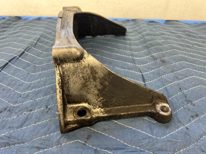 1992-1995 Volvo 940 740 Oil Pan to Transmission Bell Housing Bracket OEM #3186EM