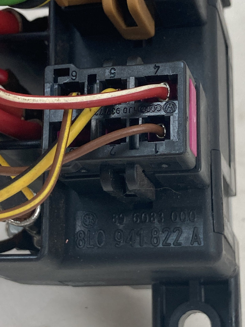 2001-2005 Volkswagen Passat Fuse Relay Bracket #5529M
