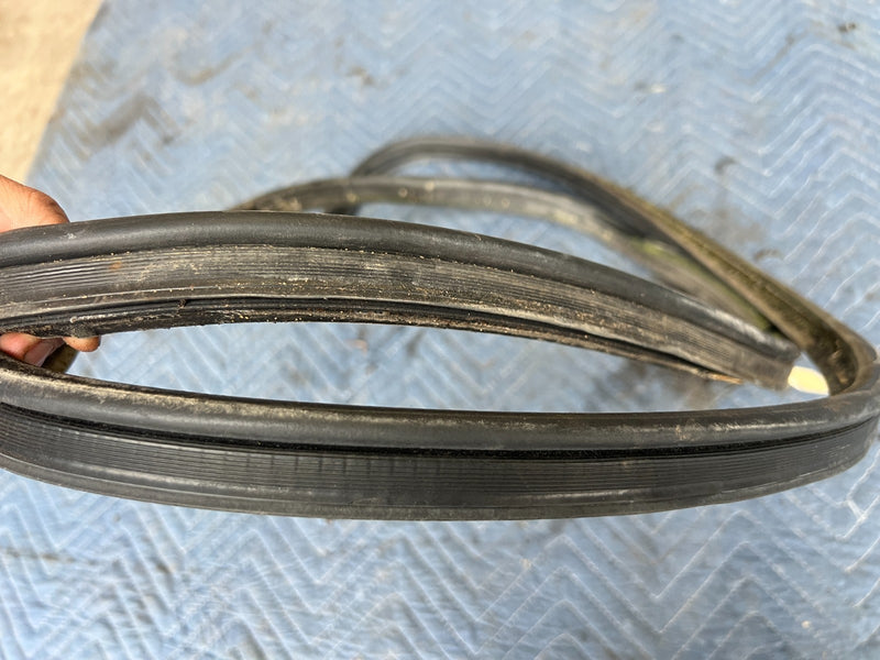 2002-2006 Toyota Camry Rear Trunk Deck Lid Weatherstripping Seal OEM #5013EM