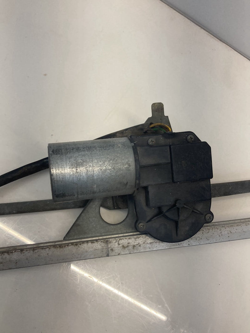 1986 Volvo 740 - Wiper Linkage