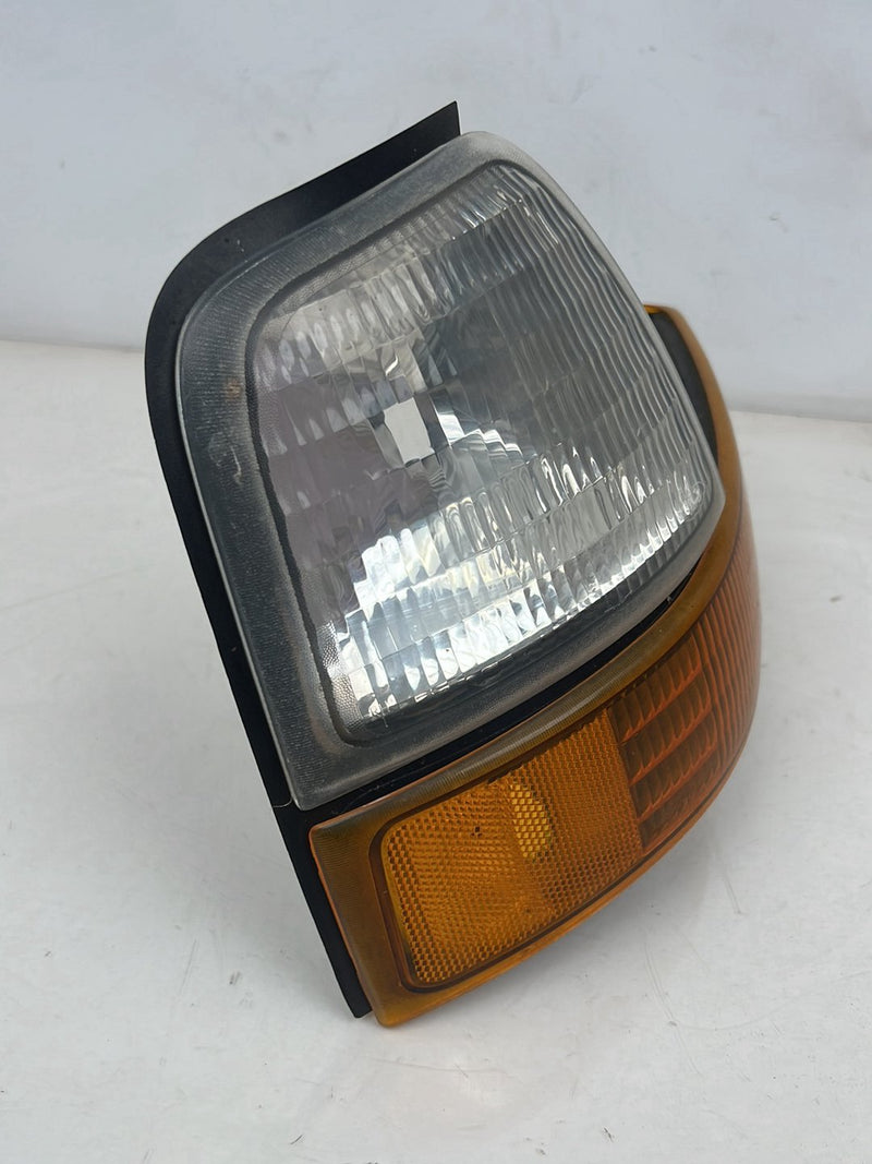 1993-2000 Ford Ranger Front Passenger Right Turn Signal Light Lamp OEM #6016EM
